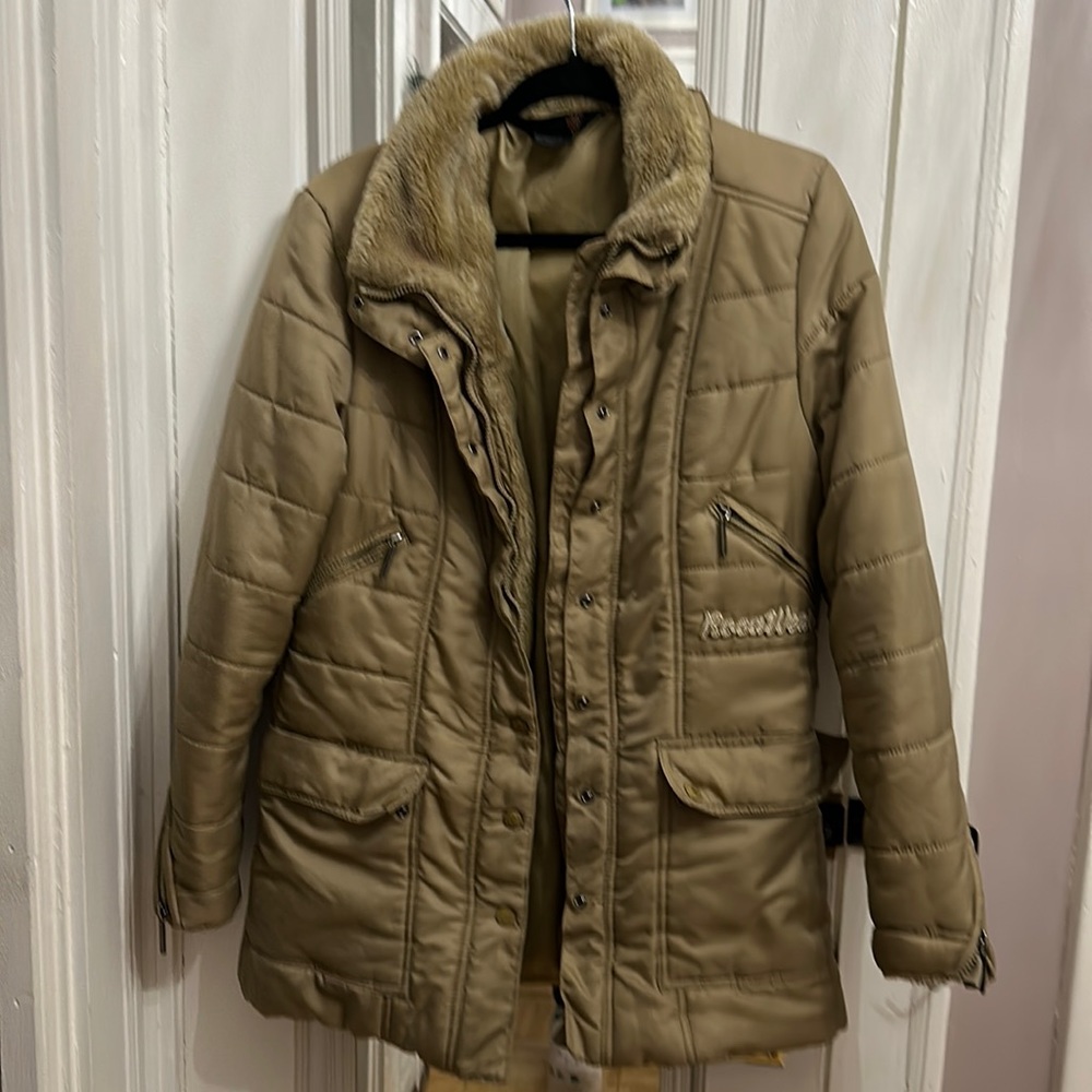VERY WARM AND STRONG JACKET AGAINST THE COLD, THICK RECAWEAR BRAND.